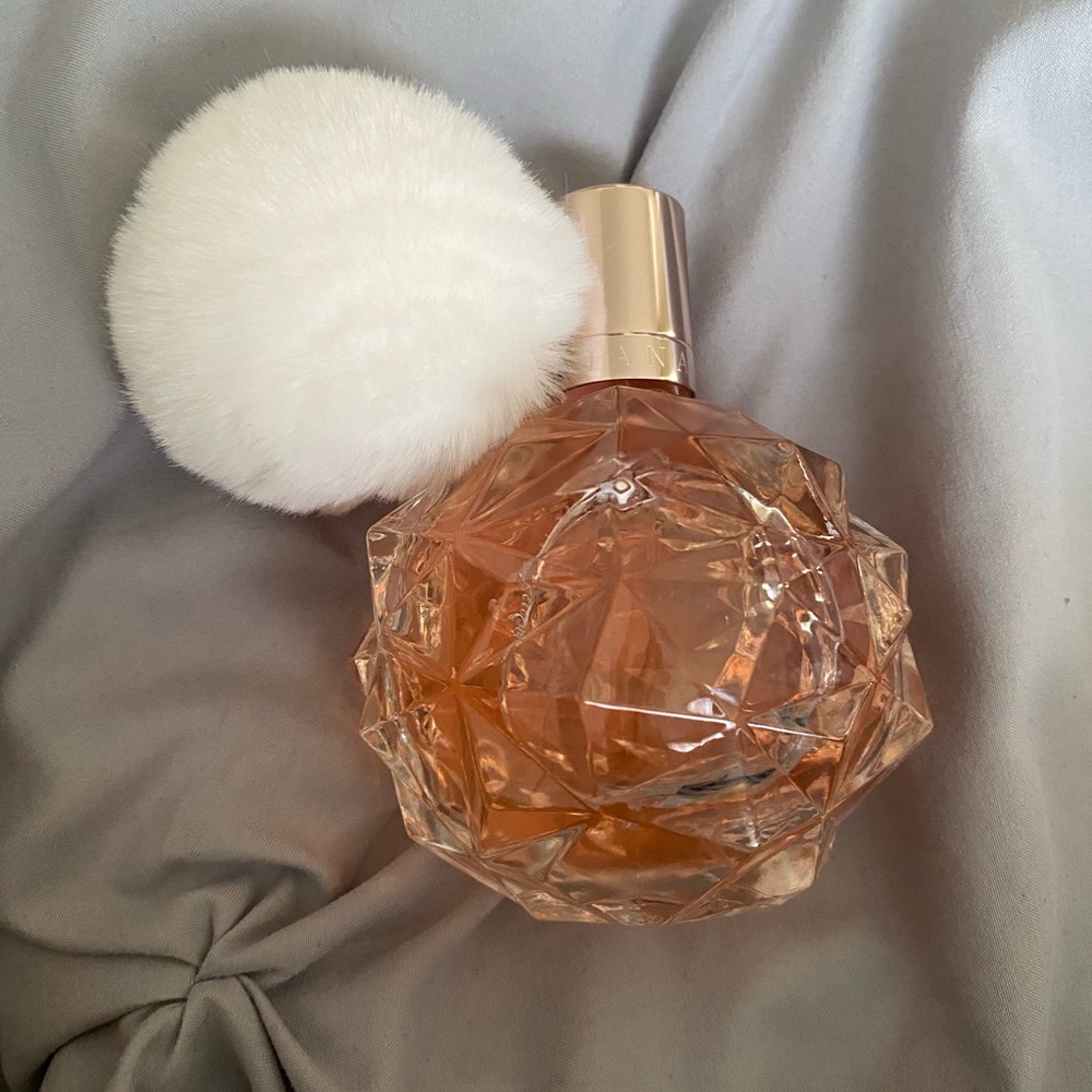 Ari by Ariana grande perfume